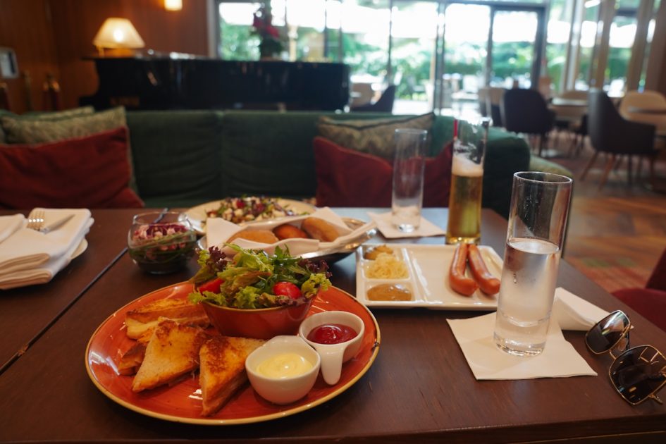 Piano Bar snack plate 